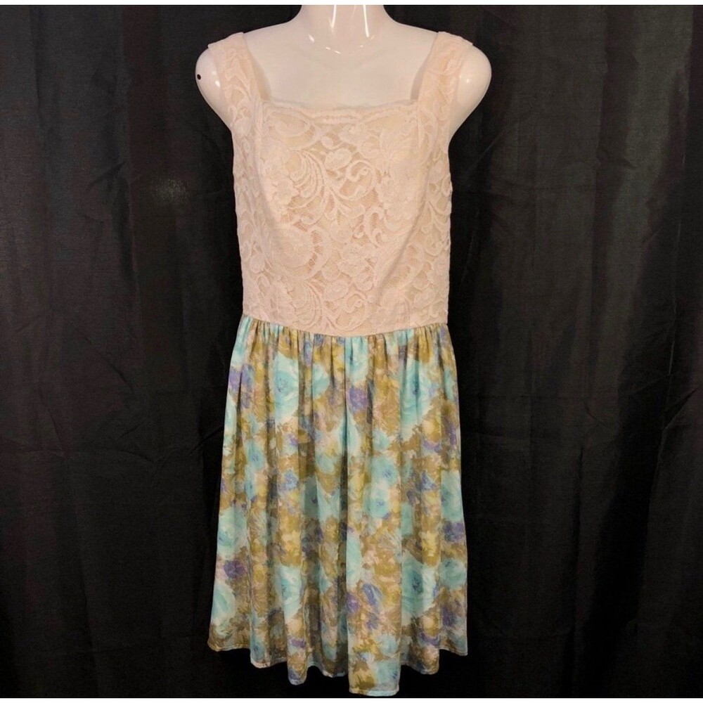Maurices Cream Green Lace Dress Size 13/14